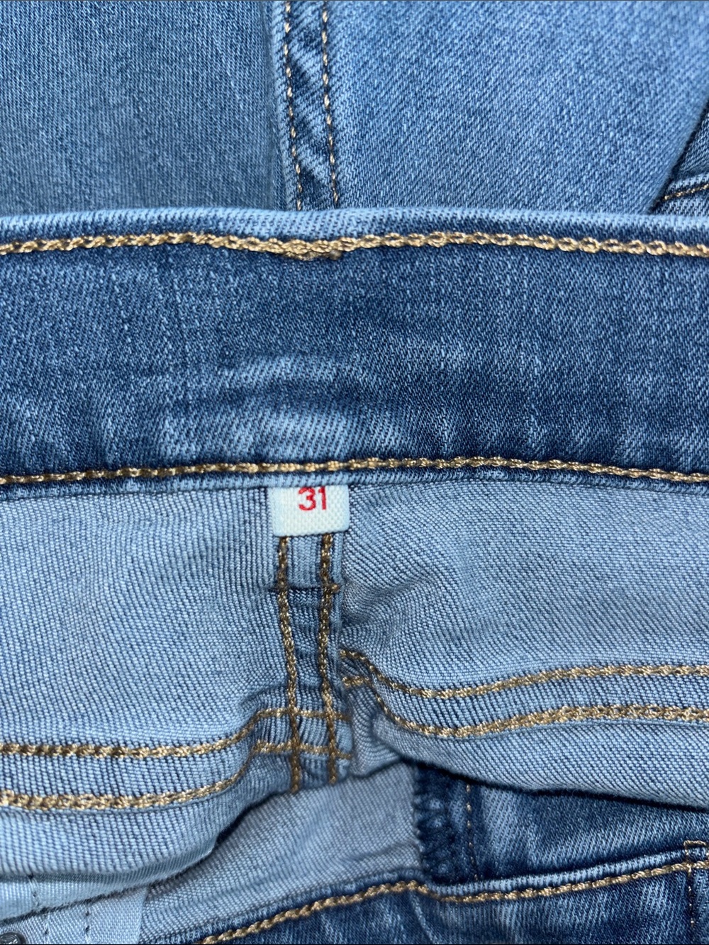 Levi's Women's Cropped Straight Jeans/Capris size 12 - Picture 3 of 4